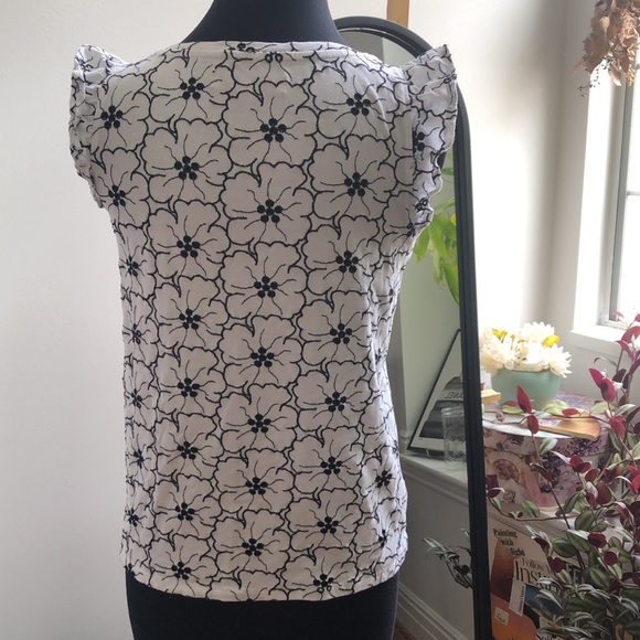 Loft Top - Picture 5 of 7